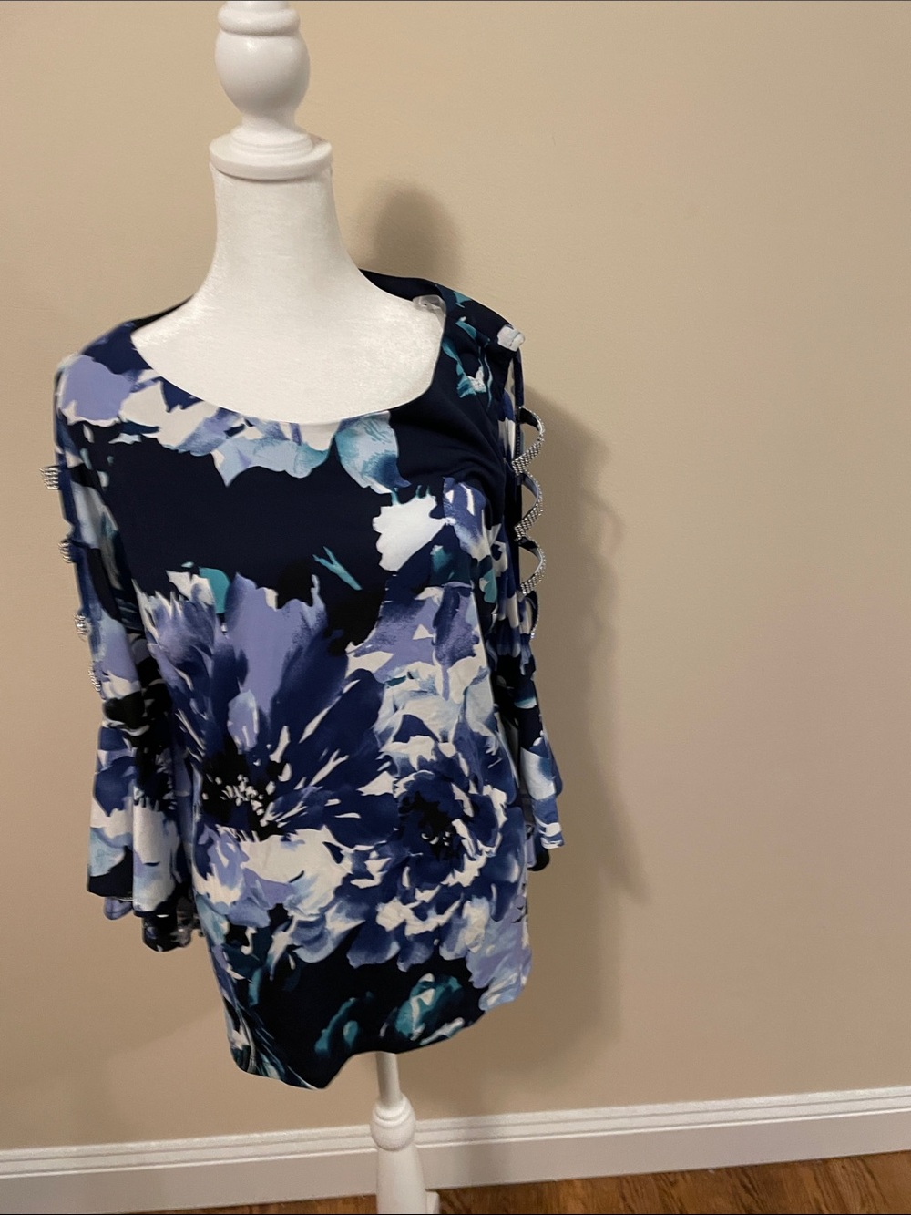 MSK Navy and Light Blue Floral Scoop Neck Blouse